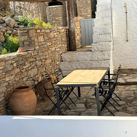 Lazaridis House Sými