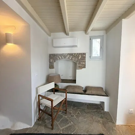 Lazaridis House *