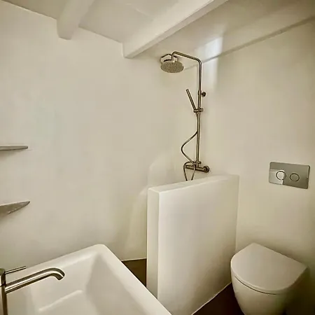 Lazaridis House *